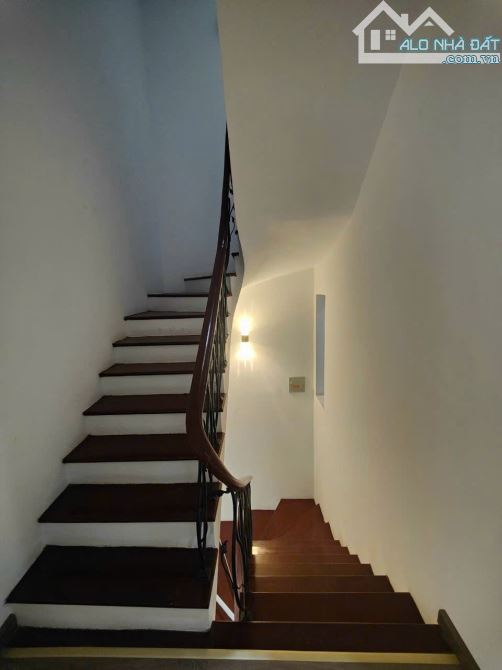 Cho thuê nhà mới ngõ 12 phố Phan Văn Trường, Dt 45m2 x 5 tầng mới , đường ngõ rộng để ô tô - 9