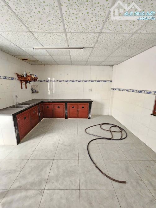 Nhà mặt tiền Nguyễn Đức Thiệu, P Dĩ An, Tp Dĩ An - 9