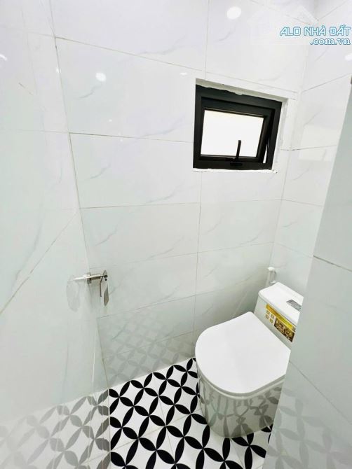 TẬP THỂ QUỲNH MAI - FULL NỘI THẤT - Ô TÔ ĐỖ CHÂN NHÀ - 2 THOÁNG SÁNG - 9