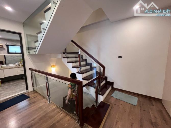 Đẹp Xịn Xò - Ô Tô Trong Nhà - Thang Máy Trần Quang Diệu - Dt: 67m2/7tầng/6mMT *nhỉnh 33 tỷ - 9