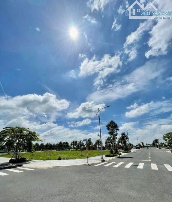 Cần bán KDC Long Thành - mặt tiền lớn - cách sân bay Long Thành 5km- Giá chỉ 15triệu/m2 - 9