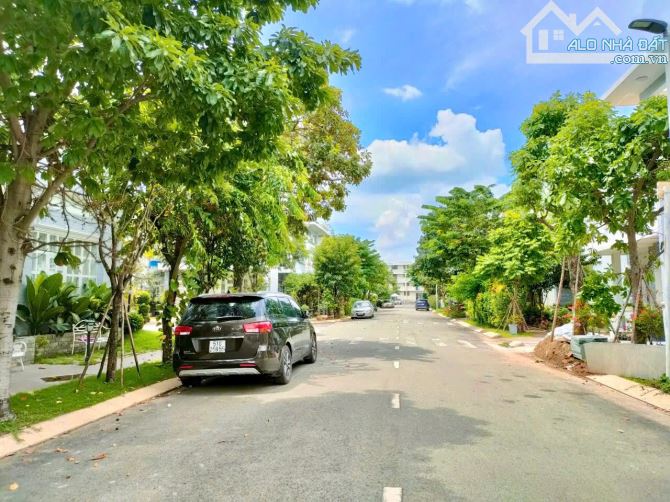 Bán Nhà Villa Park Thủ Đức - Compound cao cấp - 240m2 - 4PN - 4WC - 9