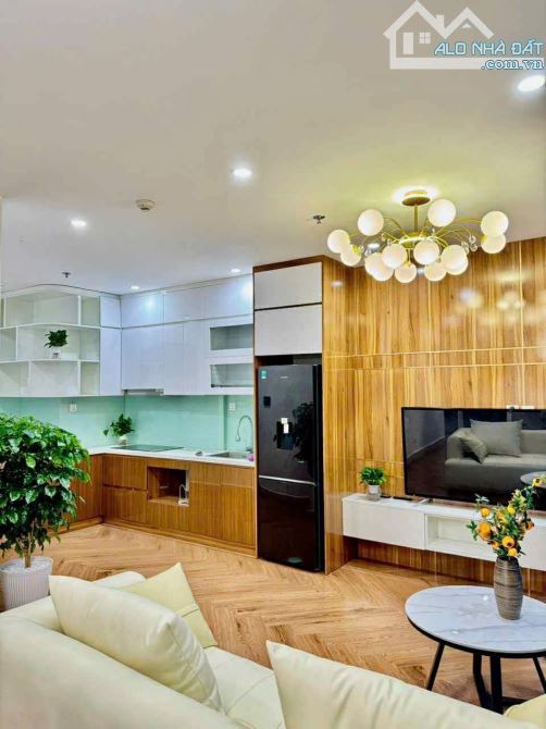 BÁN NHÀ PHỐ THẠCH BÀN – 44M2 – 7.8 TỶ – 6 TẦNG THANG MÁY – Ô TÔ ĐỖ CỬA