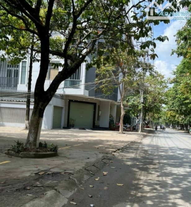 Bán gấppp..Giá 4,9 tỷ tl thêm. Nhà 1T2L 1tum kdc Bửu Hoà, Biên Hoà. 6x19,2m 115m. Đường 8m