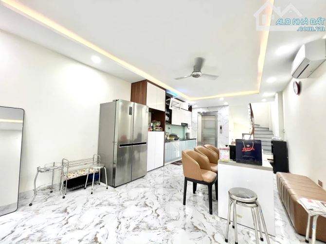 🚀🚀 ĐẦU TƯ VÀNG ĐÀM QUANG TRUNG LB, DT70M²,5 TẦNG, GẦN PHỐ, HÀNG XÓM AEON MALL,GIÁ 9.X TY