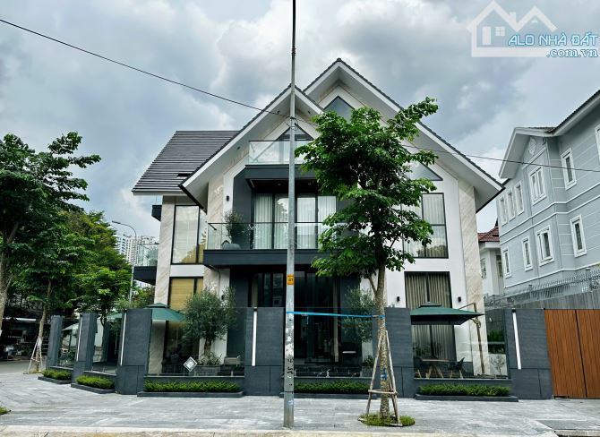 Bán siêu phẩm góc 2 mặt tiền compound Trần Não - 24x20m, Trệt 3 tầng thang máy - Giá 65 tỷ