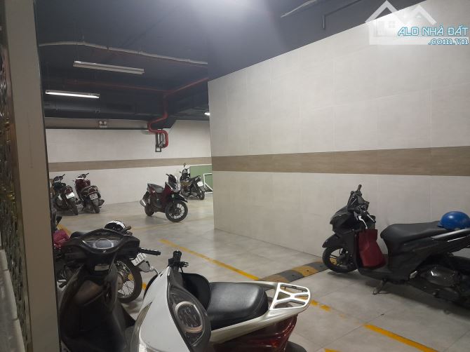 Bán tòa nhà VP 12 Tầng, Mặt phố Võ Chí Công DT 480m2 x MT 20m, Giá 210 Tỷ