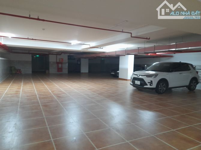 Cực đẳng cấp - bán gấp toà văn phòng mặt phố Võ Chí Công - 438m2 - 12 tầng - mặt tiền 15m