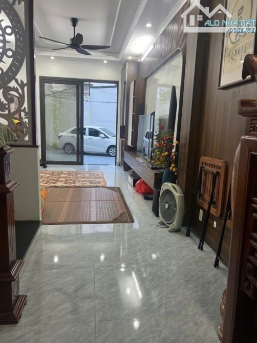 Bán nhà đẹp Thạch Bàn, 2 oto đỗ cửa, lô góc 3 thoáng, 6 tầng, 37m2, mt: 3.4m, giá 8.5 tỷ