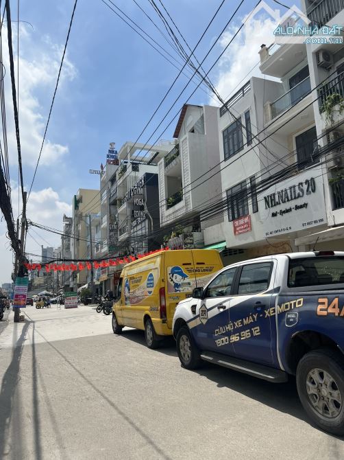 HXH Cách Mạng T8,Quận 10,gần trường Hòa Hưng,5 Tầng,ngang gần 5m,97m2,TN 490tr/năm,15.x Tỷ