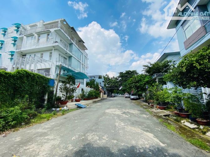 Bán Gấp Miếng Đất Biệt Thự View Nhanh Sông Sài Gòn, hơn 400m2 đất đẹp vuông vứt
