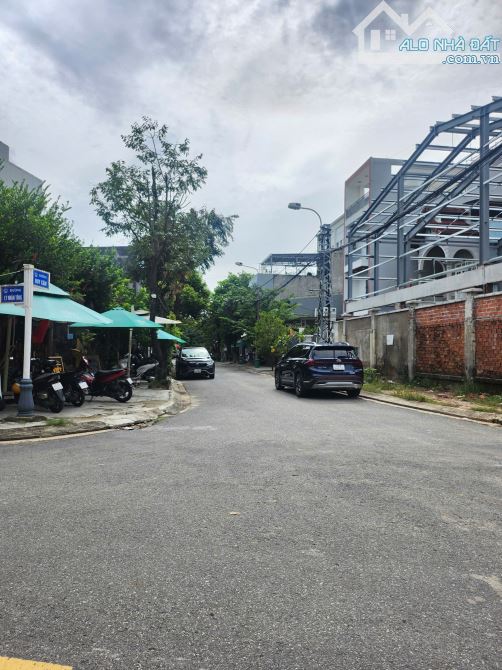 BÁN ĐẤT TẶNG NHÀ MẶT PHỐ NGAY ĐH NGOẠI NGỮ - 145M2 – XÂY CĂN HỘ QUÁ NGON, ĐƠN GIÁ QUÁ RẺ