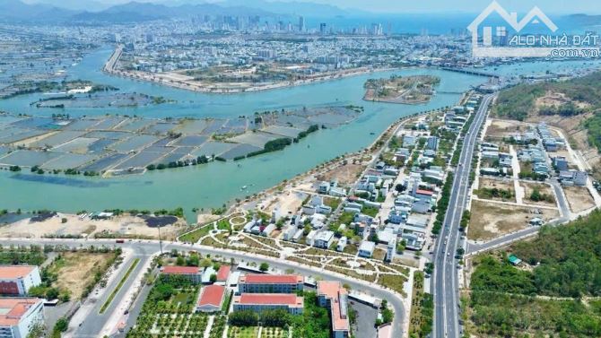 Đất TĐC Hòn Rớ 2 Phước Đồng dt 100m2 đường 13,5m thông thẳng ra sông