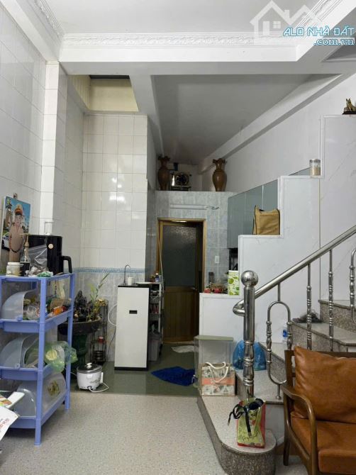Bán nhà 1 trệt 1 lầu mặt tiền Bùi Hữu Nghĩa, Biên Hòa, Đồng Nai, 60m2, giá 3 tỷ 950.