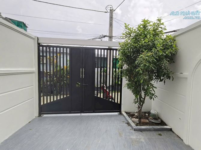 Nhà đẹp phường Long Châu cách trung tâm hành chính 300m