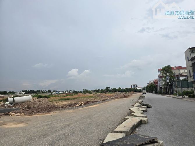 🌇🌇 Bán Lô Góc Nhìn vườn hoa Dự Án Phương Cầu - Phương Liễu - Quế Võ  🌈🌈Dt 151m2 + MT 6