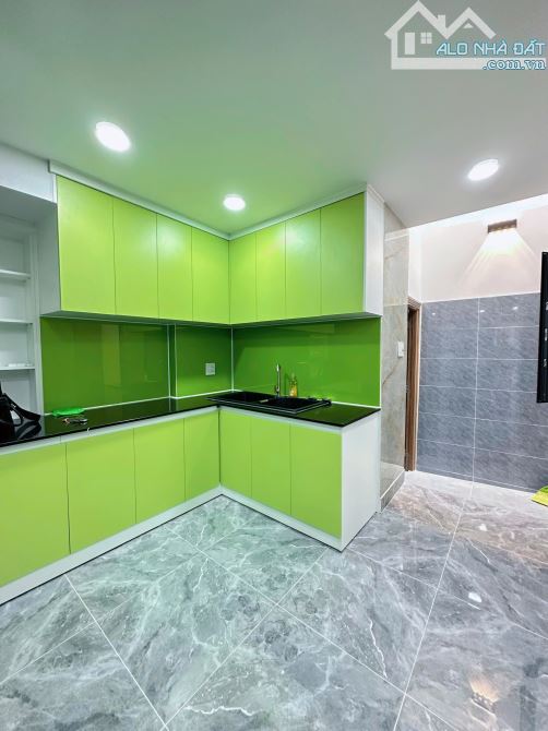 NHÀ MỚI GẦN NGÃ TƯ HÀNH XANH - 43M2 - 3PN - SÁT Q1 - VÀI BƯỚC RA MẶT TIỀN - NHỈNH 5 TỶ