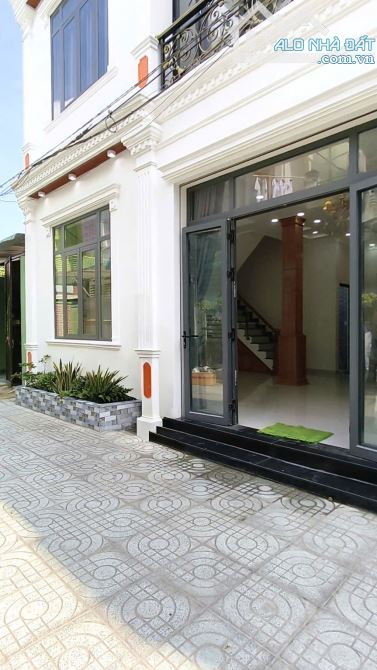 DT 12x8,5 Xây dựng 8x8,5 BTCT 3 tầng có Gara Ô tô