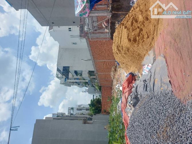 Kẹt tiền cần bán gấp lô đất thổ cư 106m2 hẻm 8m xe tải khu phân lô Thạnh Xuân 33 Quận 12