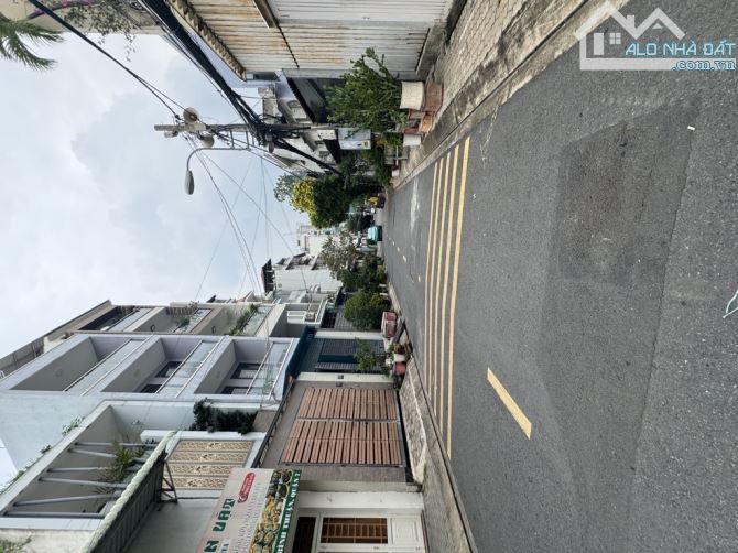 Bán gấp nhà đẹp ở ngay Nguyễn Thị Thập, xe hơi ngủ nhà, 140m2, 4T, SHR, HCĐ, chỉ 15.7 tỷ.