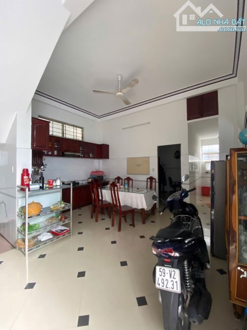 BÁN NHÀ 3 TẦNG , CHIỀU NGANG 9,5m , ĐƯỜNG TRẦN THỊ TÍNH RỘNG 6m ,  GIAS 77 triệu /m2