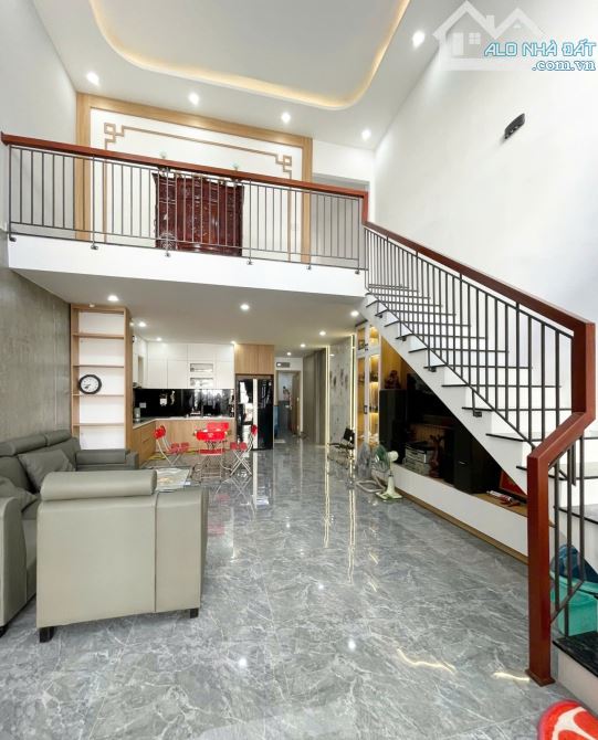 Bán gấp nhà đẹp oto  ngủ trong nhà Nguyễn Công Hoan