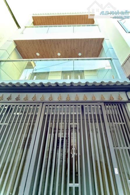 Bán nhà Quận 8, Dương Bá Trạc, 3 tầng, 2 mặt hẻm thoáng, 4,5 x12m, Nhỉnh 5 tỷ