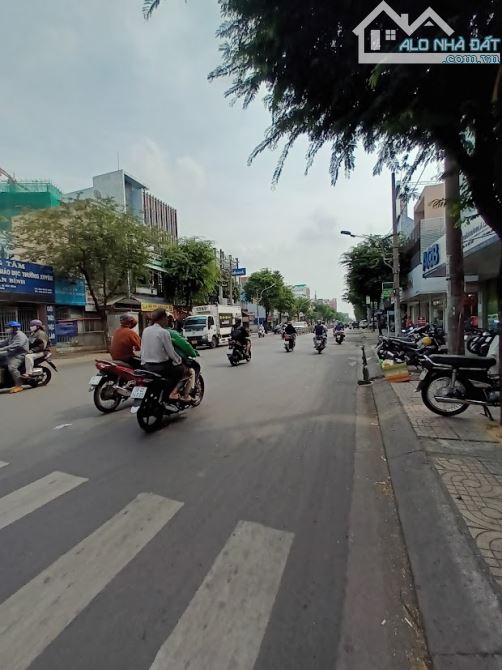 Bán Nhà-CHDV 8 Tầng- Thang Máy- Hẻm Xe Hơi, Cách Mạng Tháng 8, Quận 10. Chỉ 18.4 Tỷ