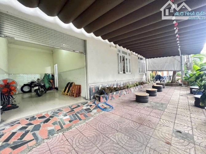 Bán nhà mặt tiền hẻm góc 2 mặt tiền 1 trệt 2 lầu Đinh Thuận