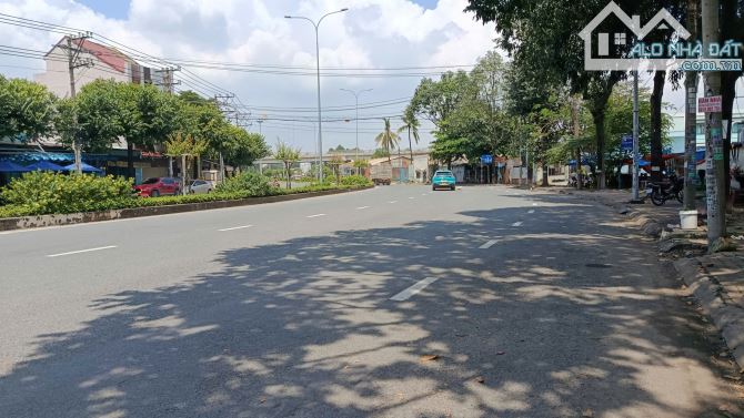 Bán nhà mặt tiền Bùi Hữu Nghĩa ngang 8m, Hóa An, Biên Hòa, 245m2, giá rẻ chỉ 4 tỷ.