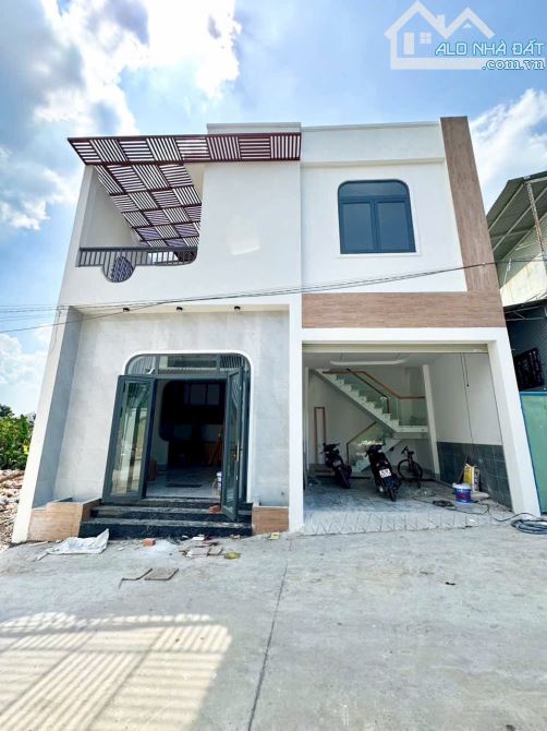 Bán nhà 1 trệt 1 lầu sổ riêng thổ cư p. Trảng Dài