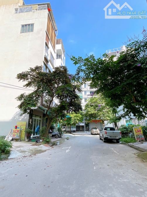 BÁN ĐẤT YÊN NGHĨA, PHÂN LÔ VỈA HÈ, Ô TÔ DỪNG ĐỖ NGÀY ĐÊM, DIỆN TÍCH 52M , GIÁ 9 TỶ.