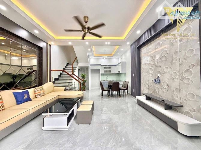 Bán Nhà 3 tầng Miếu 2 Xã - 41m2- sân cổng - 41m2- giá 2,9 tỷ