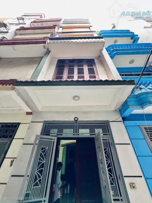 Bán nhà ngõ 105 Xuân La 33/37m 5 tầng giá chỉ 12.7 tỷ