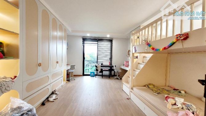 BÁN NHÀ NGỌC LÂM- VIEW HỒ-FULL NỘI THẤT-KINH DOANG TỐT-35M- NHỈNH 12 TỶ (TL)