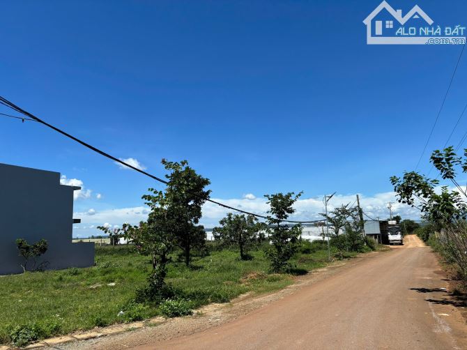 500m2 đường nhựa 10m đã có sổ riêng giá chỉ 4,2trieu/m2 gần sân bay Liên Khương Lâm Đồng