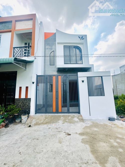 Bán nhà Đức Hoà, giá dưới 2 tỷ gần chợ Mỹ Hạnh sát Đường Gò Hưu