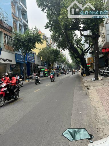 Cần bán gấp nhà Mặt tiền Trần Văn Đang, Quận 3 - 210m2 - Giá 29,9 tỷ