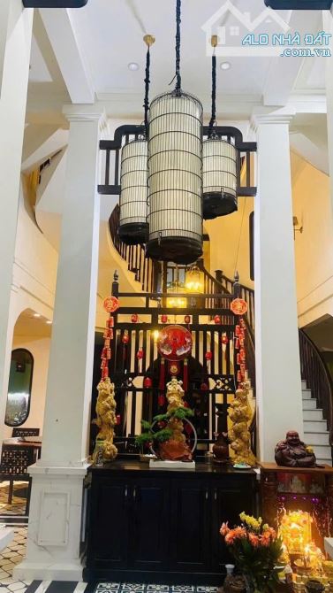 ✨ MẶT TIỀN 3 TẦNG PHONG CÁCH BIỆT THỰ – NGUYỄN TRI PHƯƠNG, HỘI AN ✨