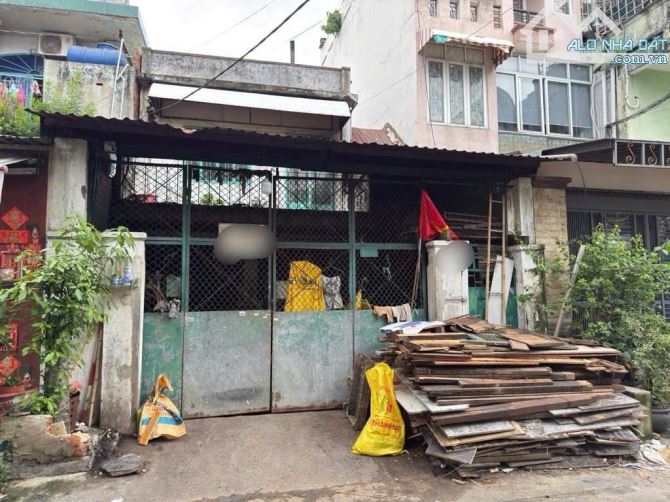 BÁN NHÀ C4, THỬA RỘNG SÁT 190M2, NGANG HƠN 6M NỞ ĐẸP - GẦN NGÃ 4 ÂU CƠ, LẠC LONG QUÂN