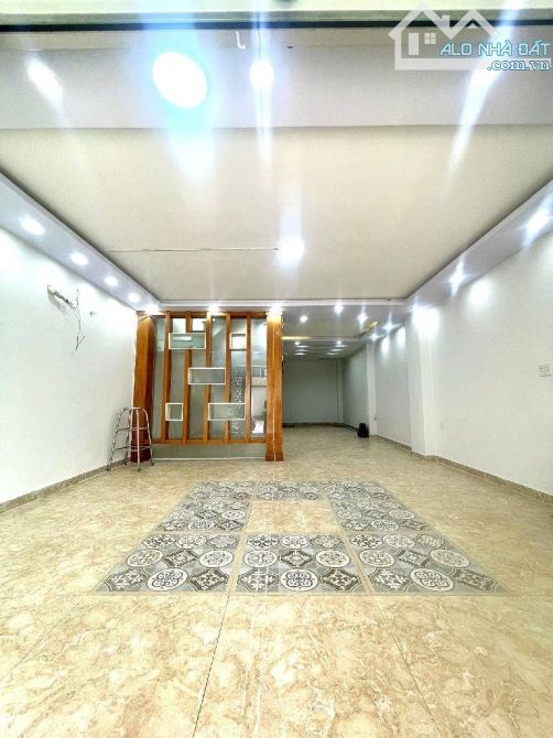 MẶT TIỀN ĐƯỜNG KINH DOANH SẦM UẤT KHU TÊN LỬA  CÓ VỈA HÈ  6 x 16 , GIÁ 14 TỶ TL