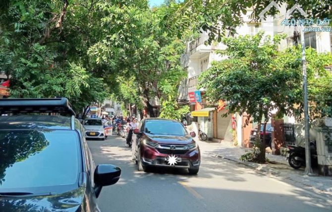 Bán tập thể mặt phố gần NHÀ HÁT LỚN, khu Lò Đúc - Yec Xanh, 45m x 2 ngủ, ở ngay.