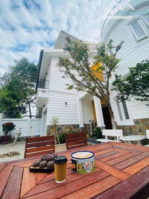 Biệt thự đơn lập KĐT Ngã tư Trôi 254m2 nhà vườn view công viên chỉ 10xtr/m2 sổ đỏ lô góc