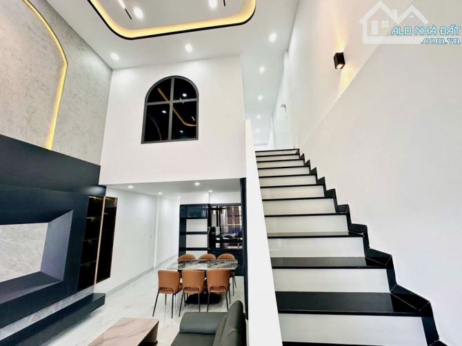 💥Nhà mê lửng mới đẹp hẻm 473/32 Y Moan - 2.990 tỷ