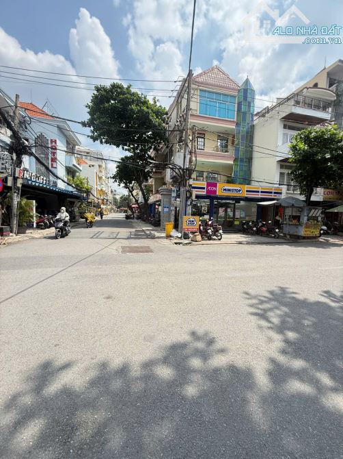 Chính Chủ - Cần Bán Góc 2MT Nguyễn Gia Trí -Võ Oanh - 8*20m 4Tầng - Hdt 210tr- Gía: 63Tỷ