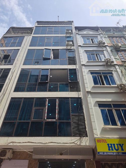 Nhà ngõ 180 Hoàng Quốc Việt. DT 50m2 x 7 tầng xây mỗi tầng 1 phòng, đường rộng 10m để ô tô
