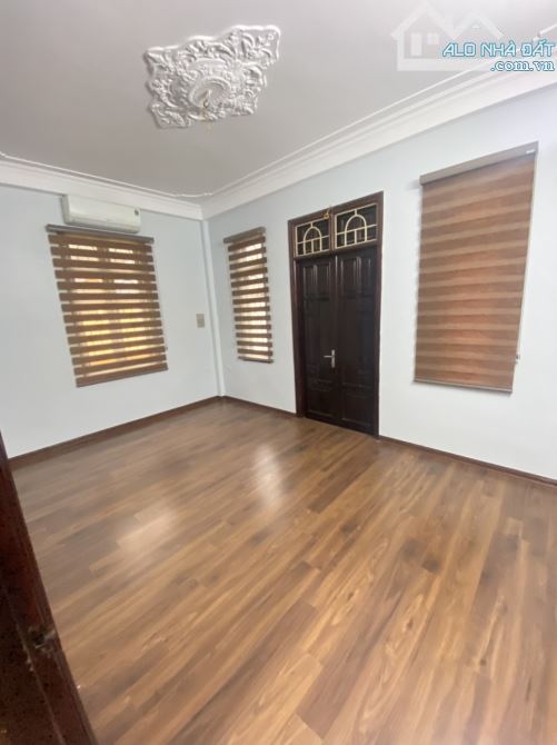Cho thuê nhà Xuân Thủy – Cầu Giấy DT 50m x 5 tầng, lô góc, ô tô giá thuê 25tr/th