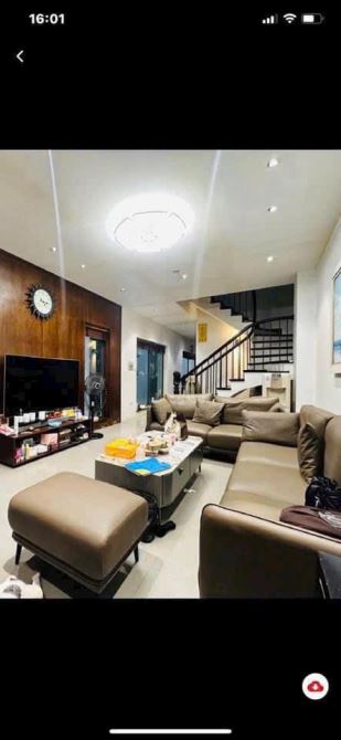 Bán biệt thự tt đầu  phố ngọc thuỵ gần mipec  ,ô tô thông dt và mt rộng