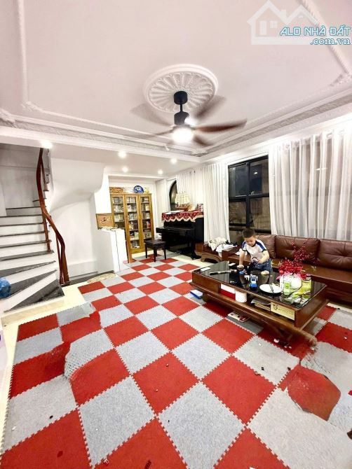 Bán nhà Trần Quang Diệu gần vườn hoa ngõ ba gác thông 6 tầng 36m2 MT 6.2m nội thất xịn