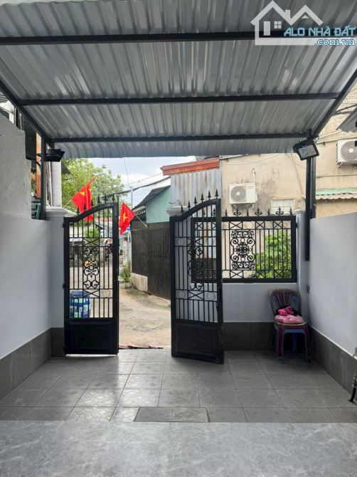Nhà 76m hẻm xe hơi đường Đình Phong Phú phường Tăng Nhơn Phú B, sổ hồng 4 tỷ hơn